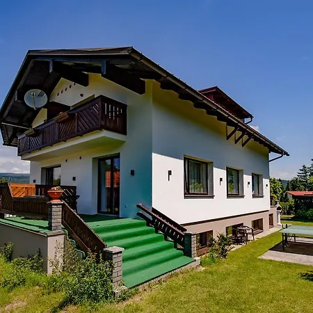 Hotel Haus Charlie Velden am Wörthersee Exterior foto
