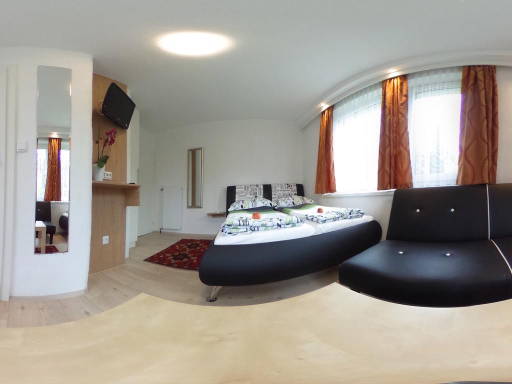 Haus Charlie 2*